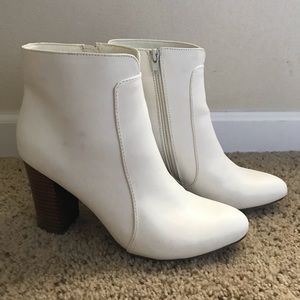 MIA Rosebud White Booties